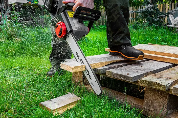 Akülü kömürsüz zincirli testere Energy+, 36V, Li-Ion, kılavuz pala 14 (350 mm), akü hariç