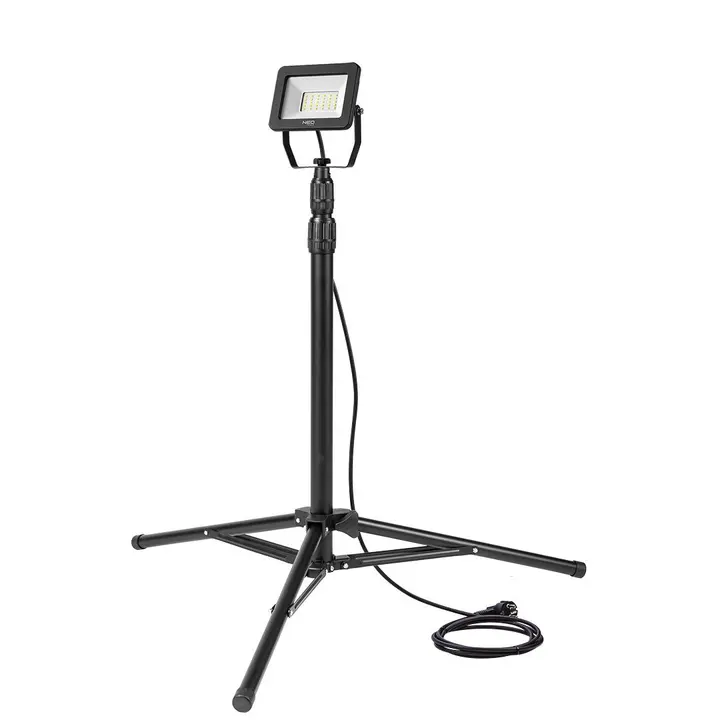 Tekli projektör 30W SMD LED 2550lm 230V, 1,8 m tripod üzerinde, kablolu