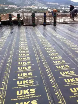 UKS Massimo C 2000